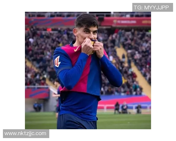 莱万迅猛破门亚马尔精彩助攻巴萨豪取四球强势登顶西甲榜首